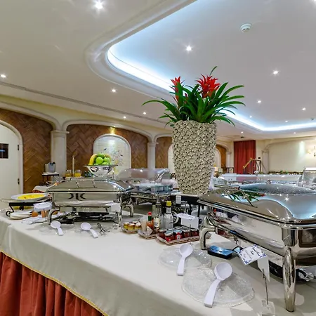 Отель Olissippo Lapa Palace - The Leading Of The World 5*