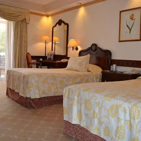 Olissippo Lapa Palace - The Leading Of The World 5* Лиссабон