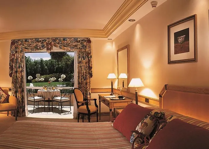 Отель Olissippo Lapa Palace - The Leading Of The World